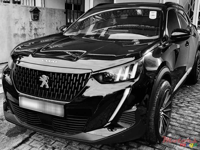 2023' Peugeot 2008 GT photo #1