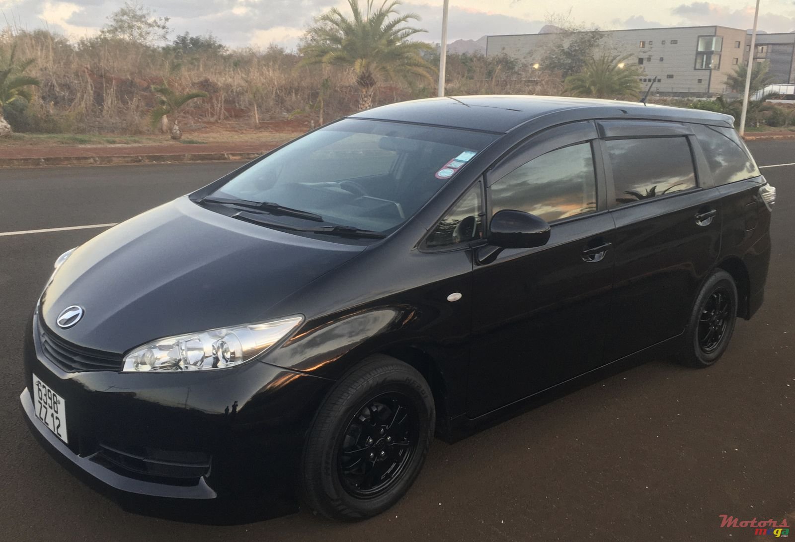 2012' Toyota Wish photo #2