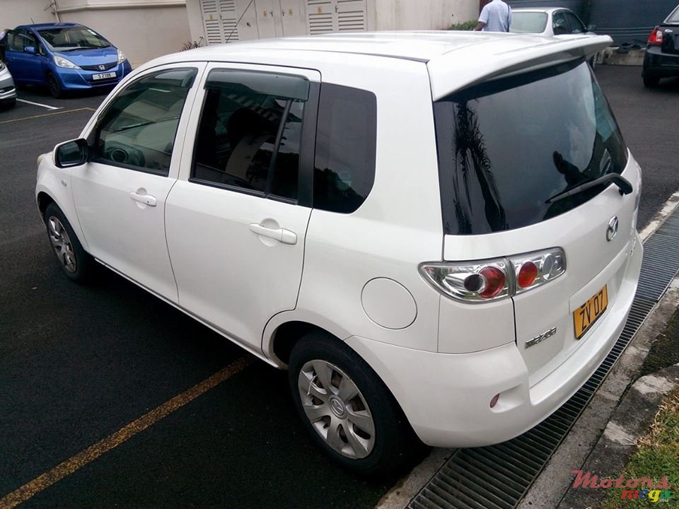 2007' Mazda Demio photo #3