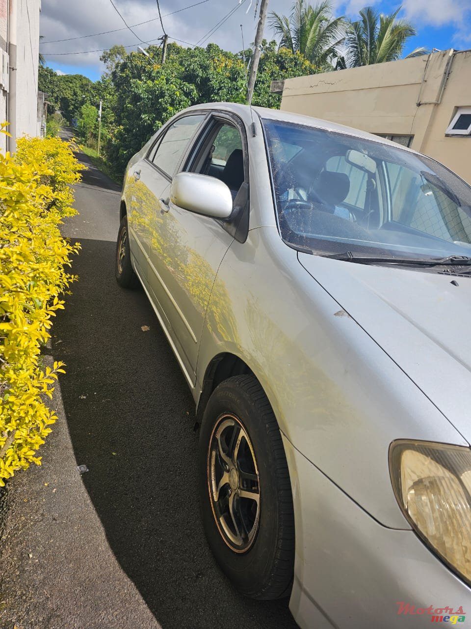 2002' Toyota Corolla Nze photo #2