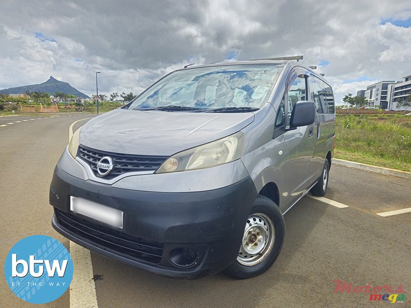 2009' Nissan NV200 photo #2