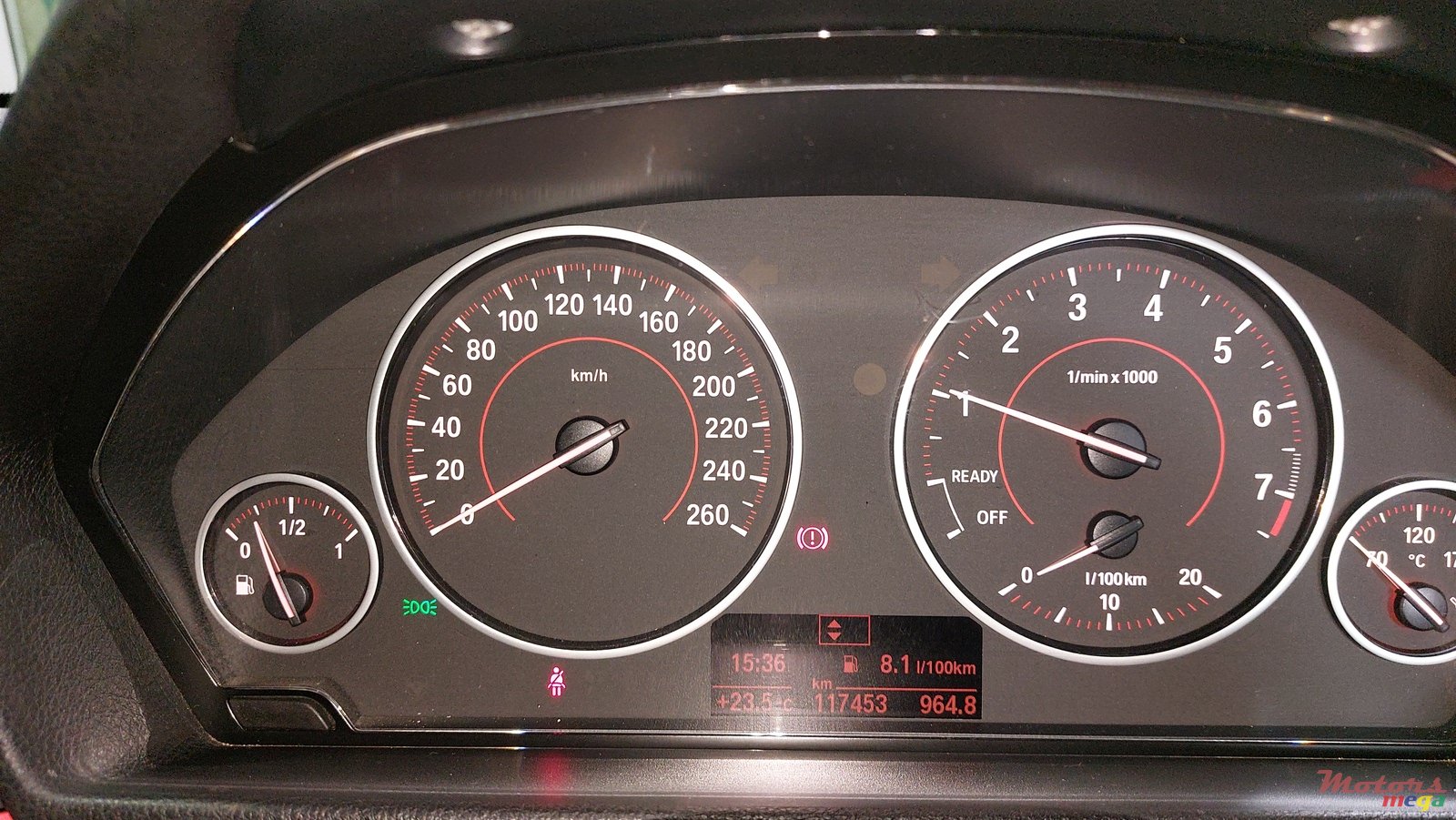 2013' BMW 316 photo #7