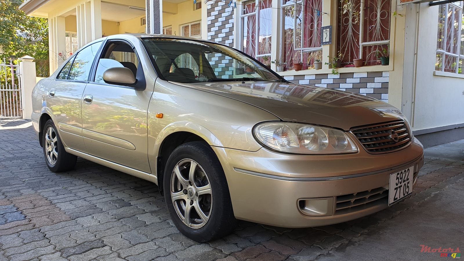 2005' Nissan Sunny photo #2