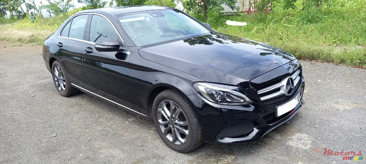 2018' Mercedes-Benz C-Class photo #1