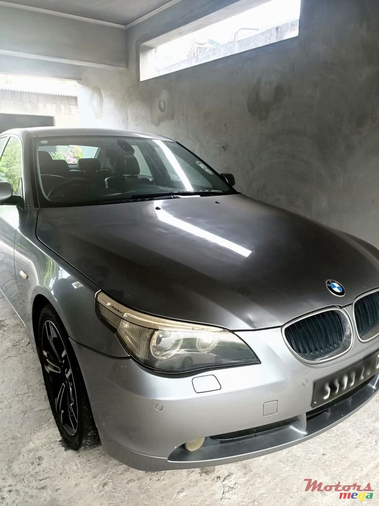 2005' BMW 5 Series photo #2