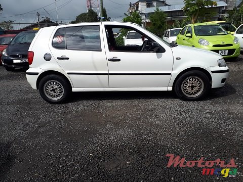 2001' Volkswagen Polo photo #4