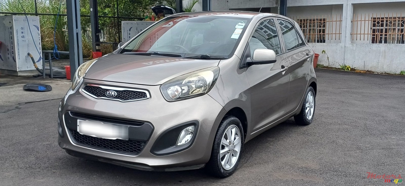 2013' Kia Picanto photo #2