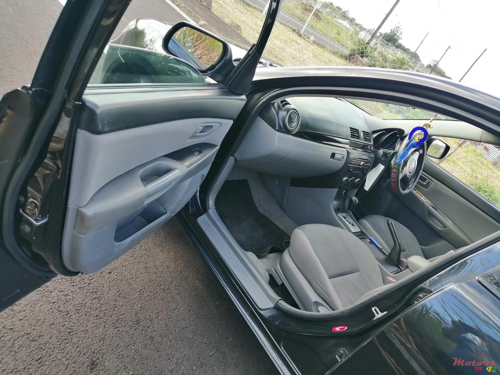 2005' Mazda 3 photo #4