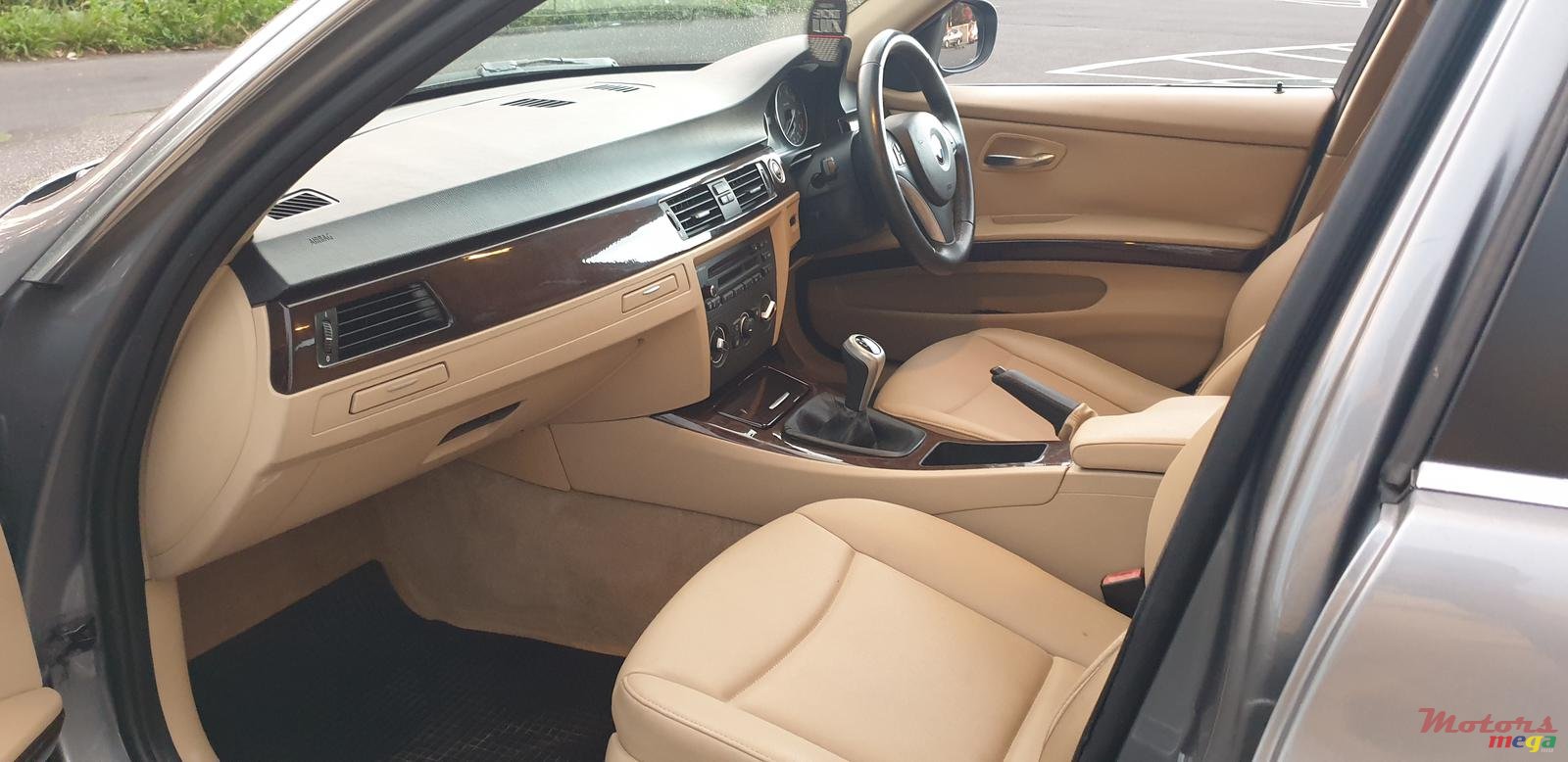 2010' BMW 316 photo #6