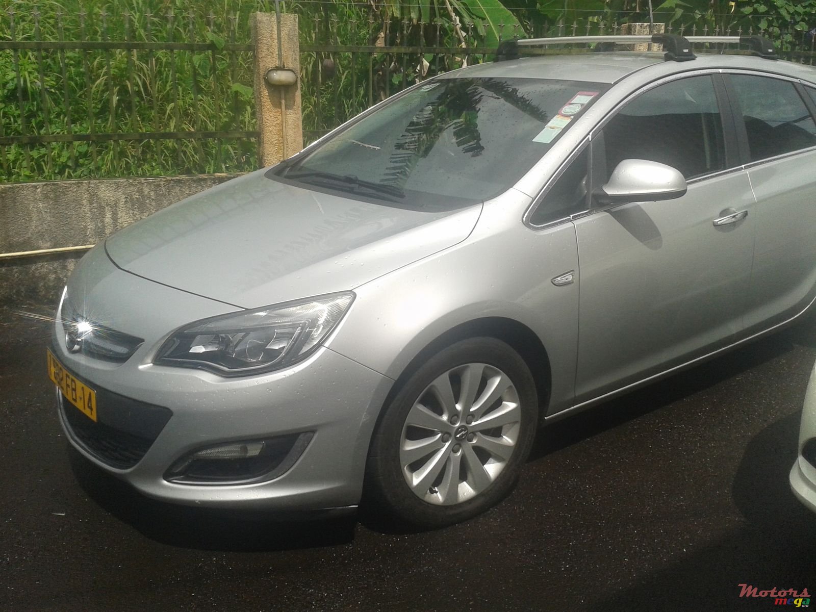 2014' Opel Astra photo #1