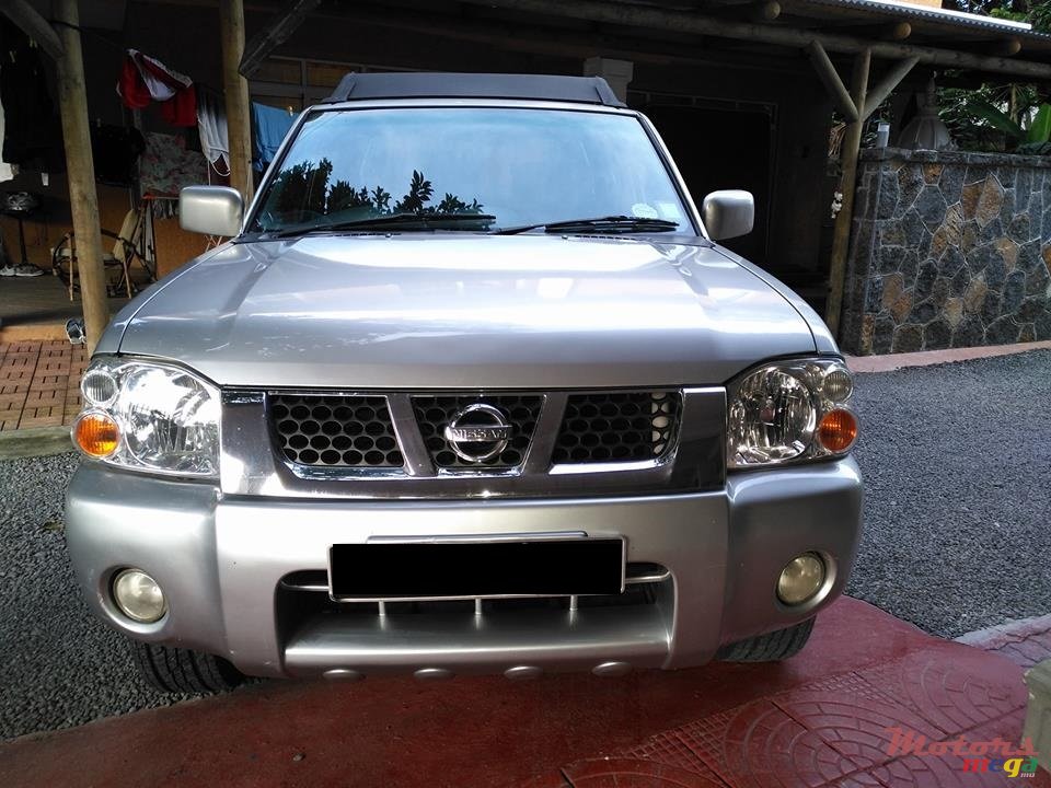 2005' Nissan Hardbody Predator photo #1