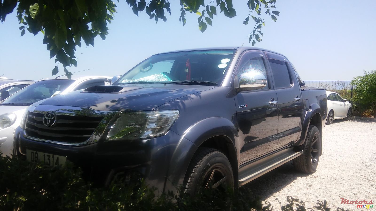 2013' Toyota Hilux photo #1