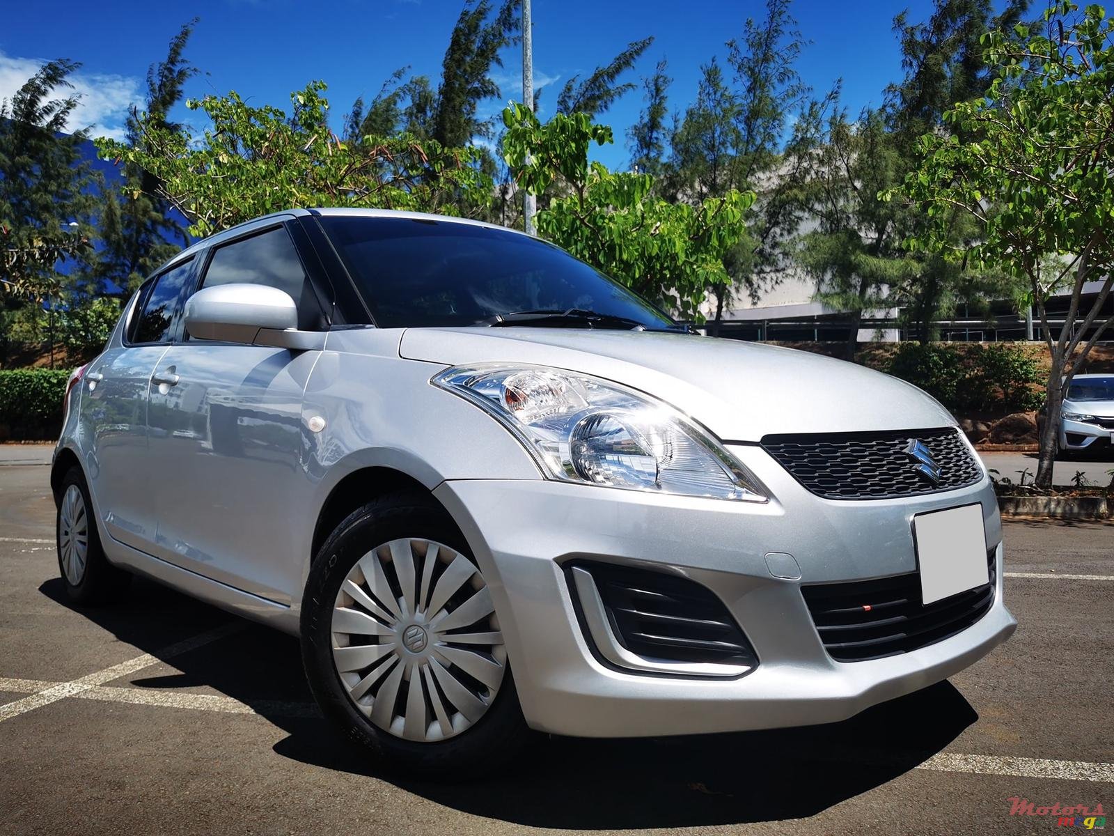 2015' Suzuki Swift photo #2