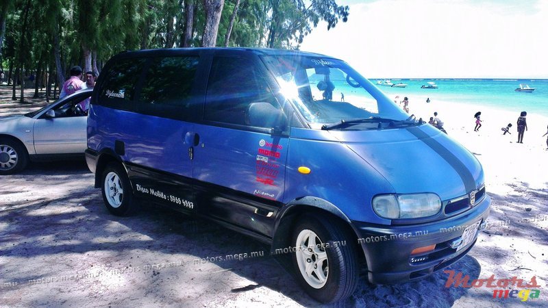 1997' Nissan Serena photo #1