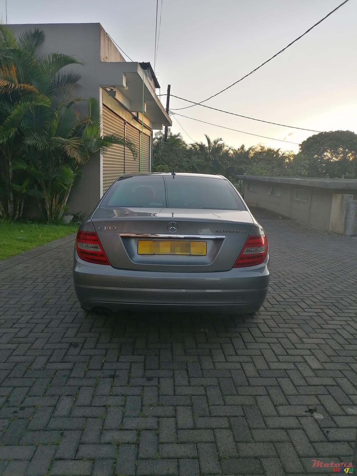 2011' Mercedes-Benz C-Class photo #7