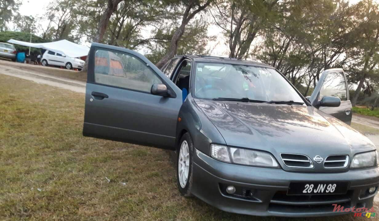 1998' Nissan Primera photo #2