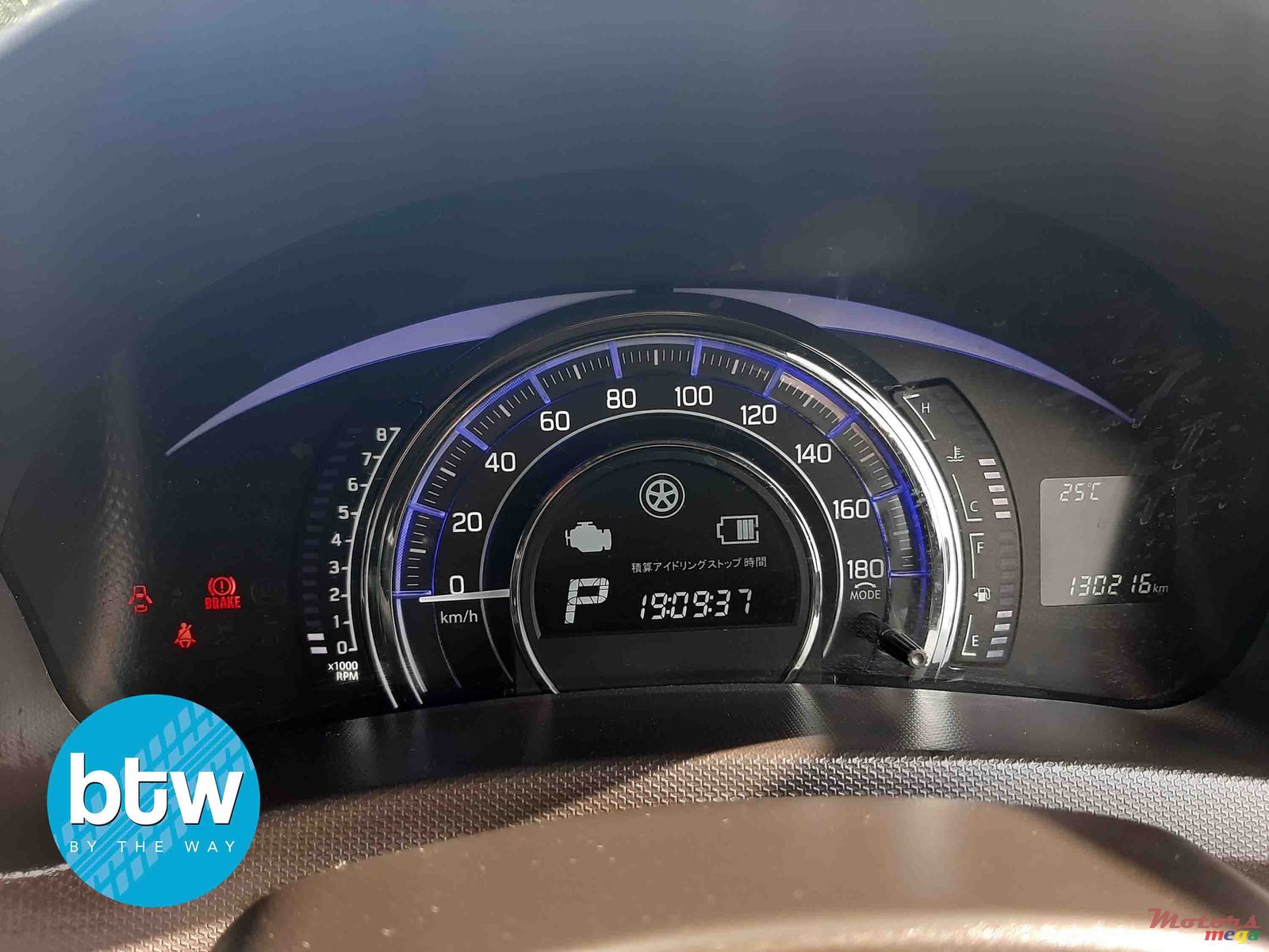 2014' Suzuki Swift photo #7