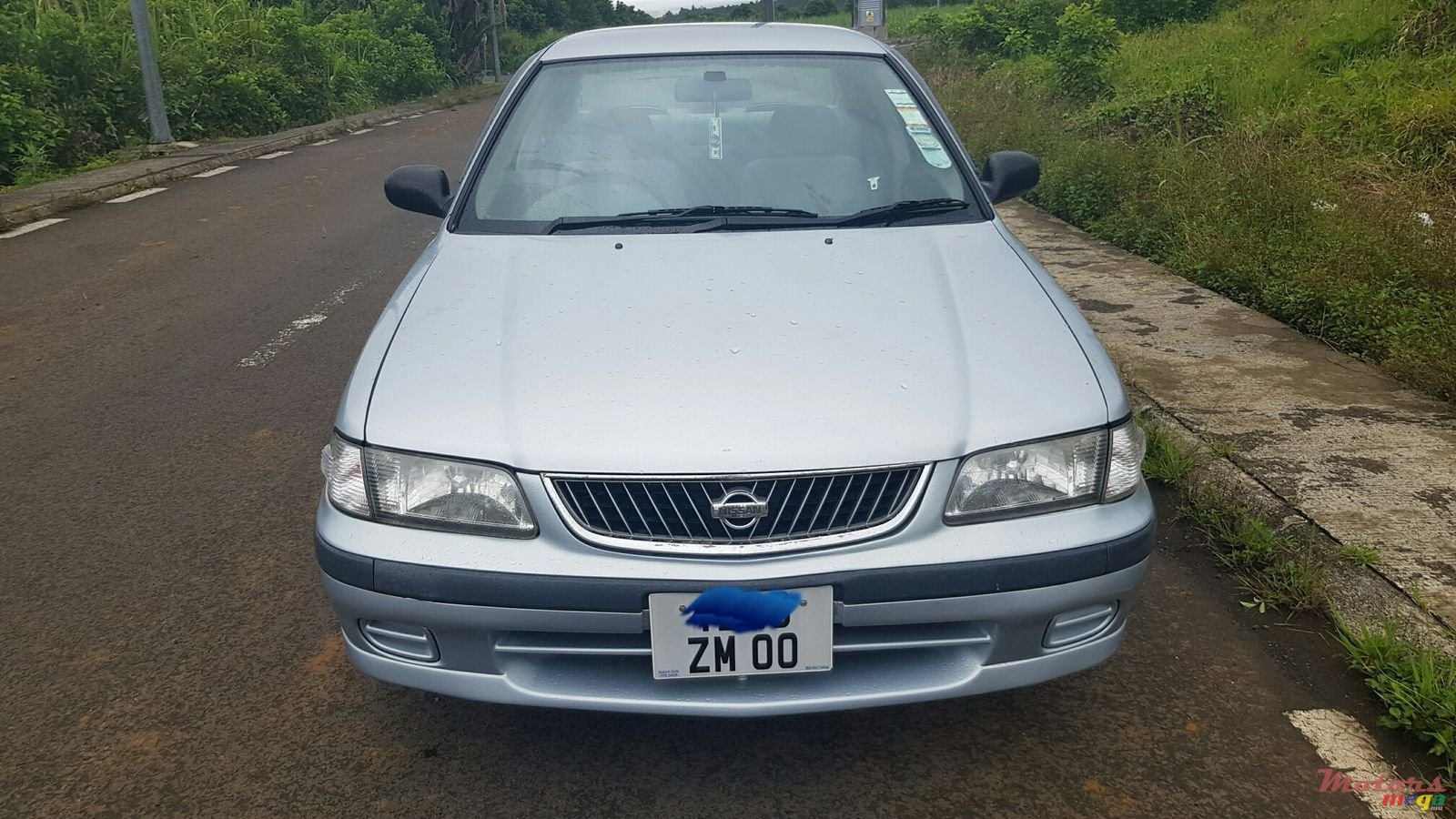 2000' Nissan Sunny photo #1