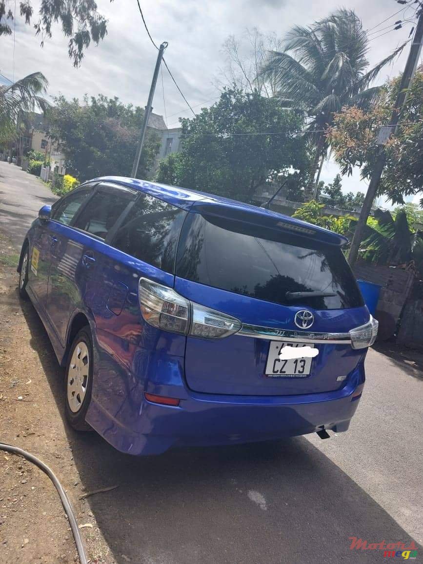 2013' Toyota Wish photo #4