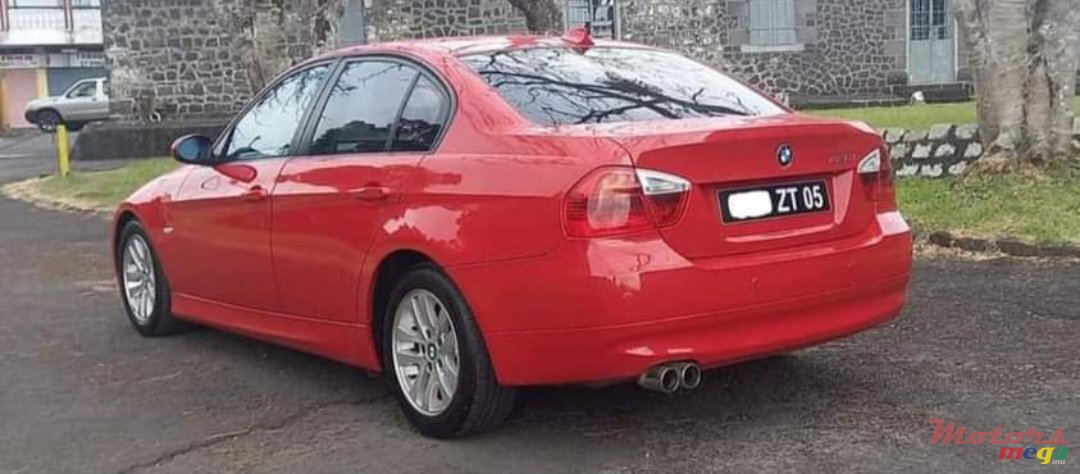 2005' BMW 3 Series Sedan 320i photo #2