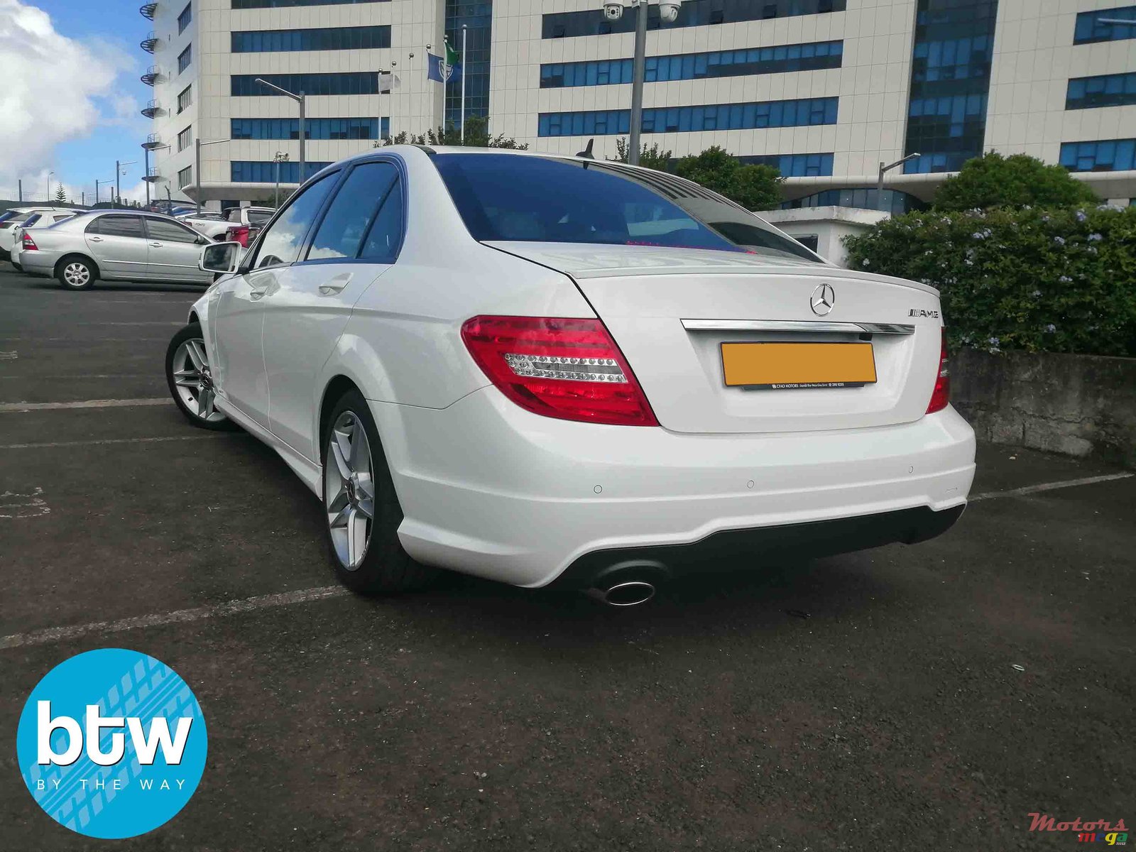 2014' Mercedes-Benz C-Class 180 AMG photo #2