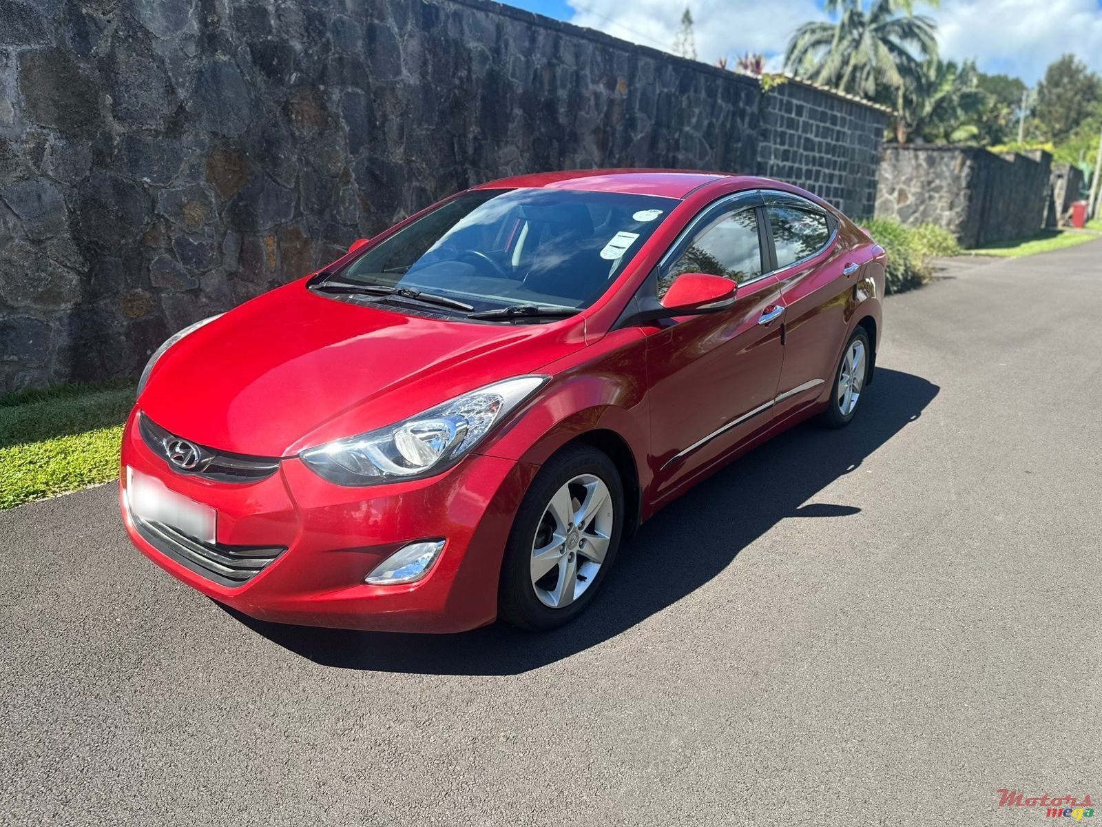 2012' Hyundai Elantra GLS photo #2