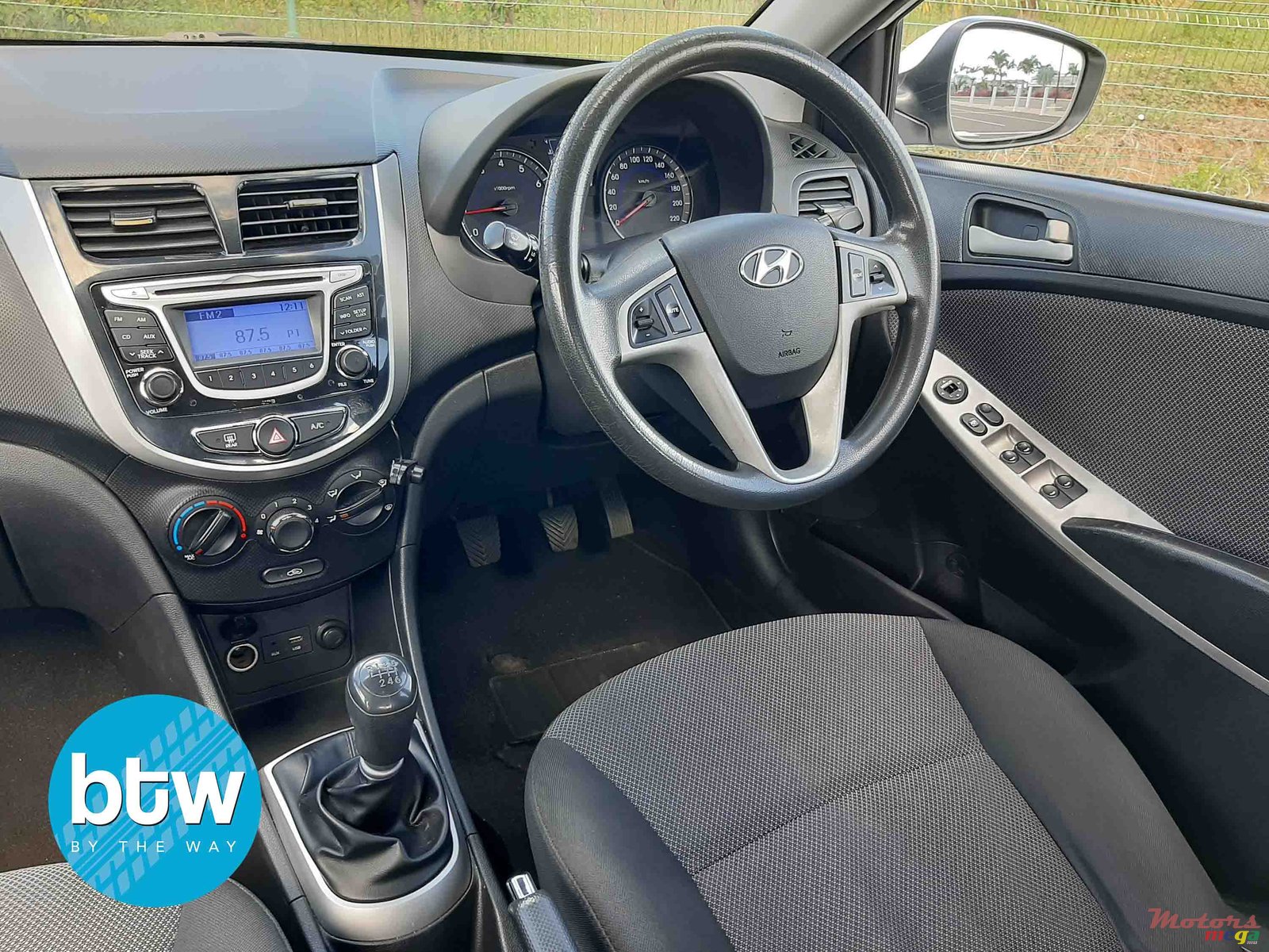 2014' Hyundai Accent photo #7