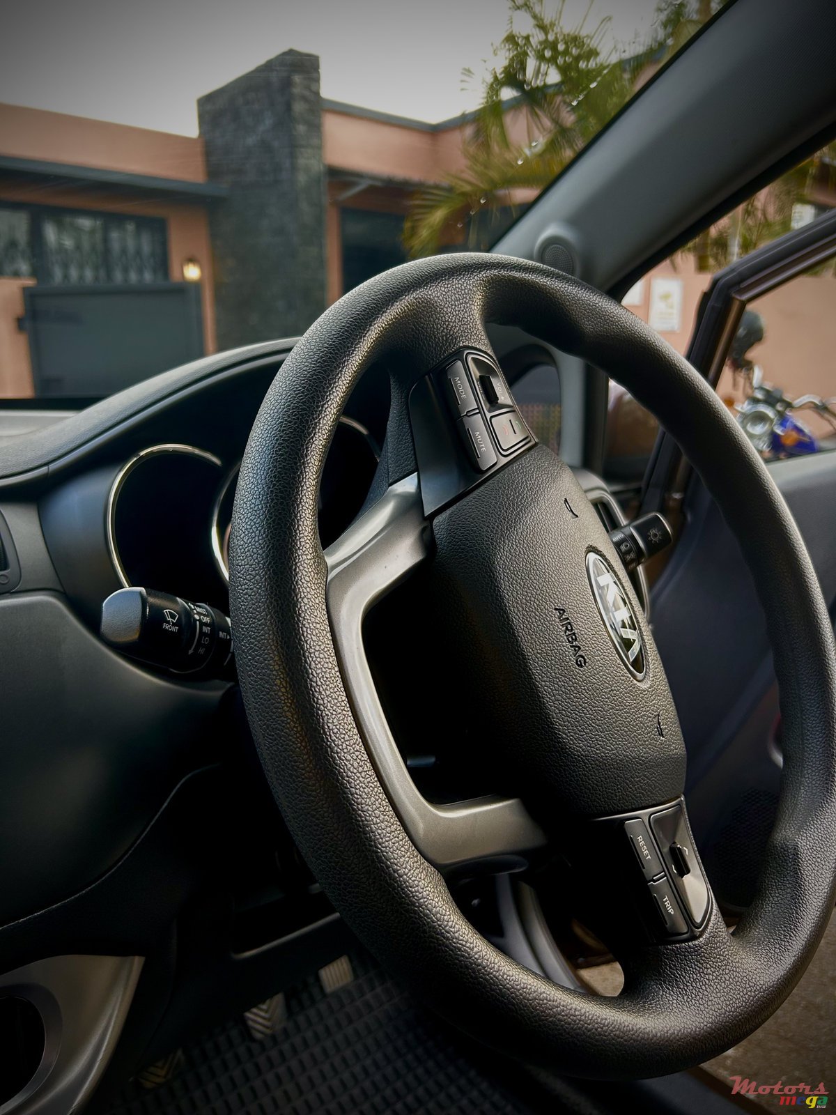 2012' Kia Rio photo #4