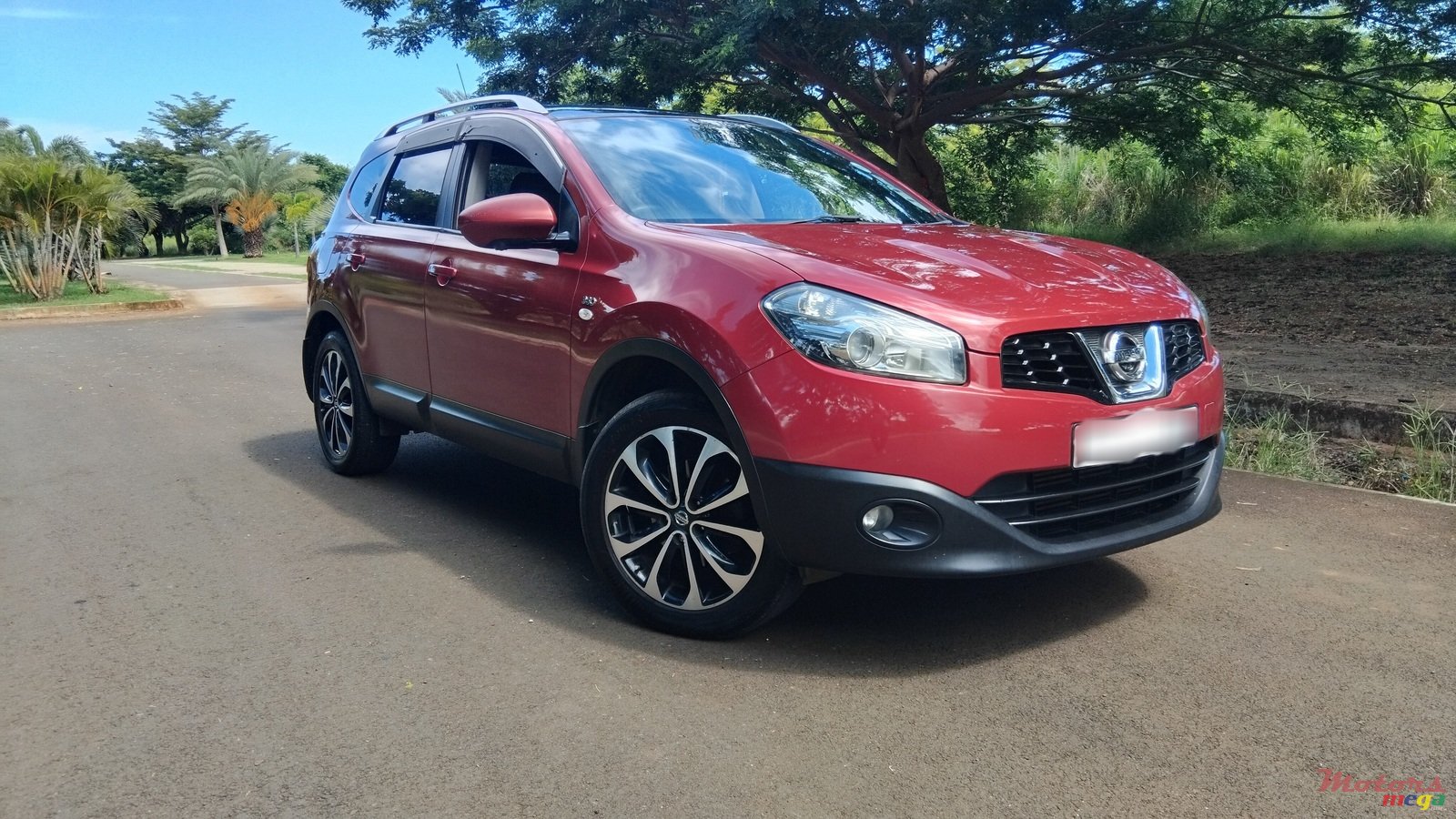 2014' Nissan Qashqai+2 None photo #3