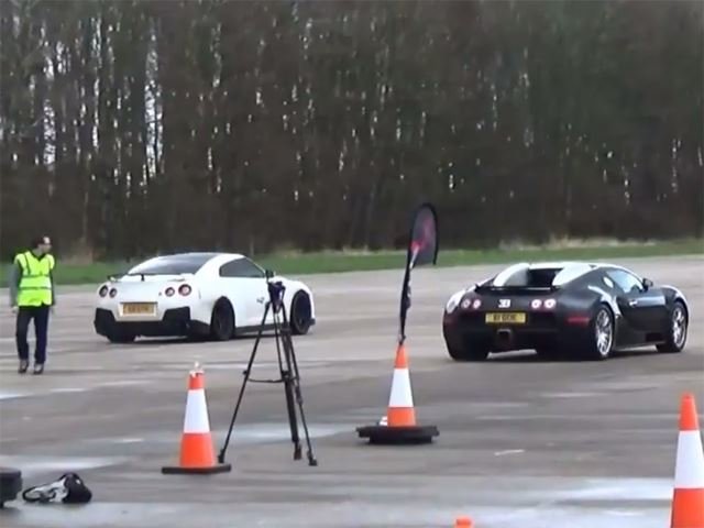 Bugatti Veyron Smashes Through 321 km/h to Take Down 1,000-HP GT-R in Epic Drag Race