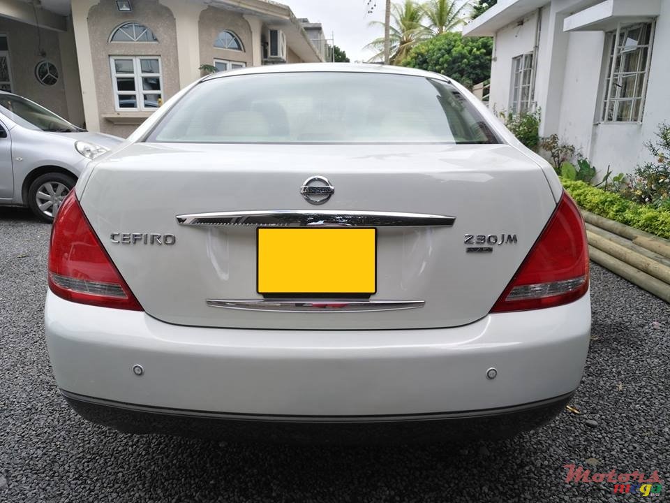 2004' Nissan Cefiro photo #3