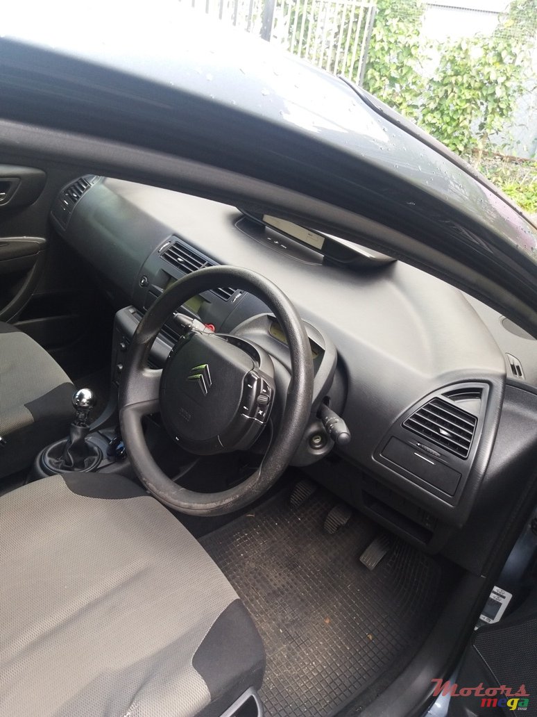 2007' Citroen C4 photo #4