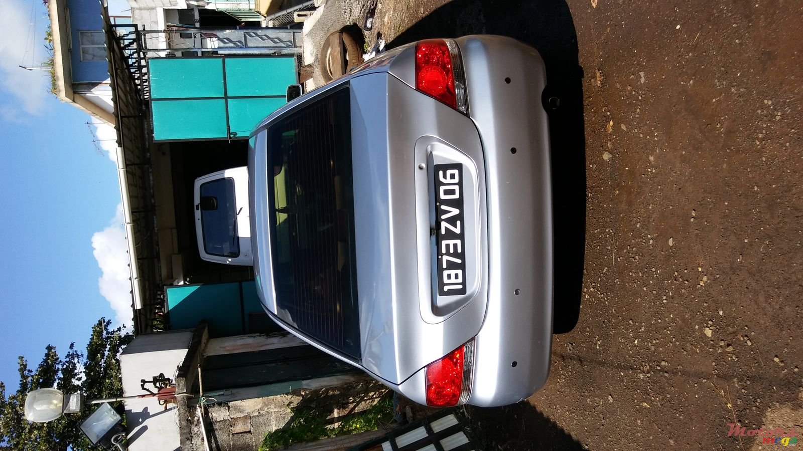 2006' Mitsubishi Lancer photo #3