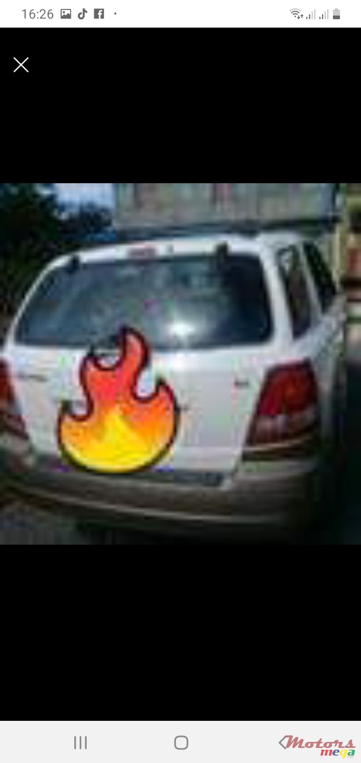 2004' Kia Sorento photo #2