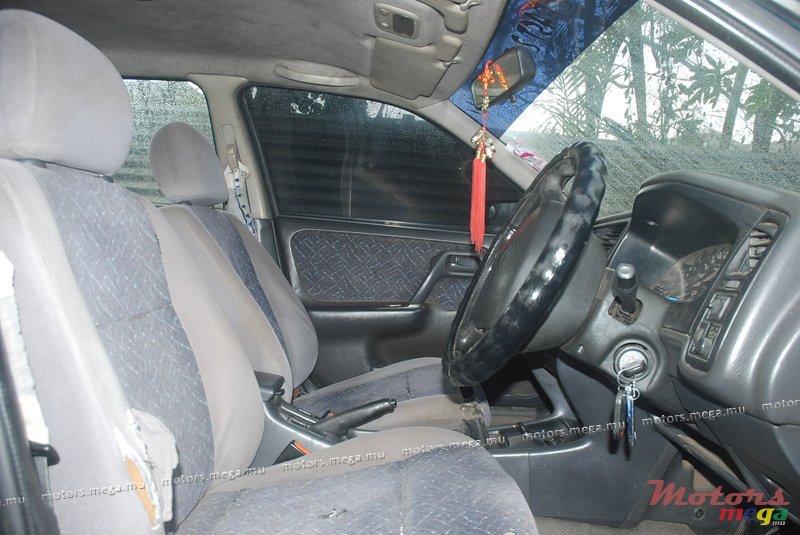 1999' Nissan Primera photo #4