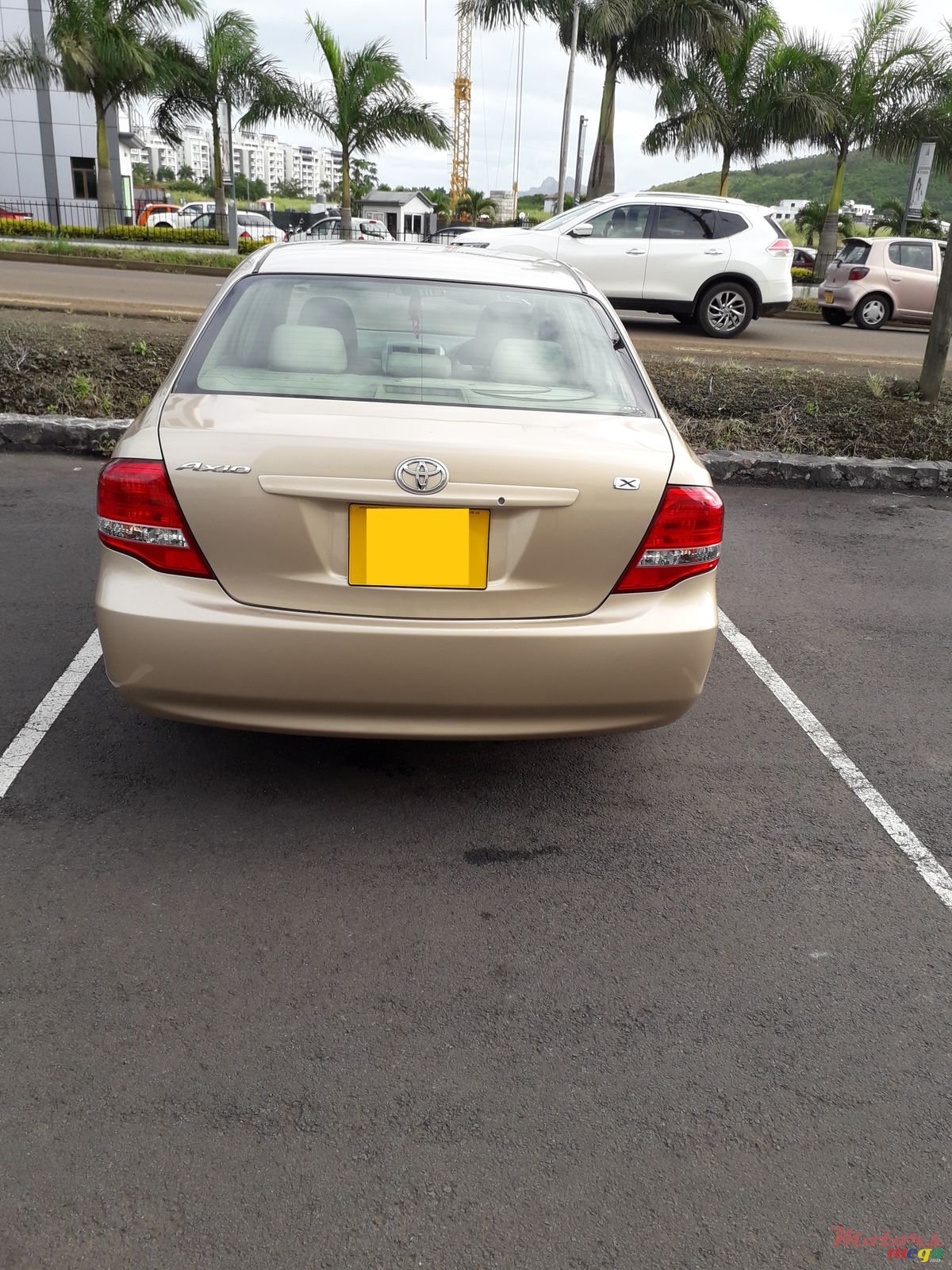 2010' Toyota Axio photo #2