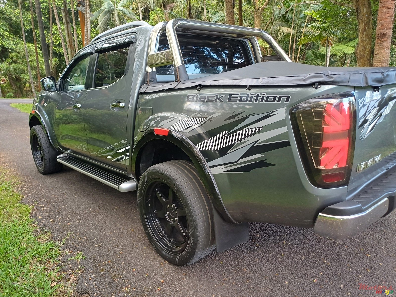 2021' Nissan Navara photo #5