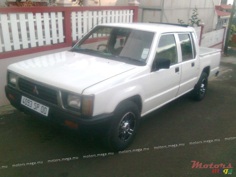 2000' Mitsubishi L 200 photo #1