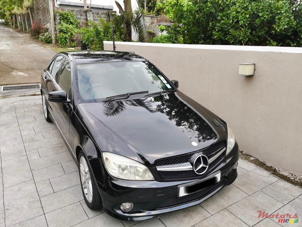 2009' Mercedes-Benz photo #1