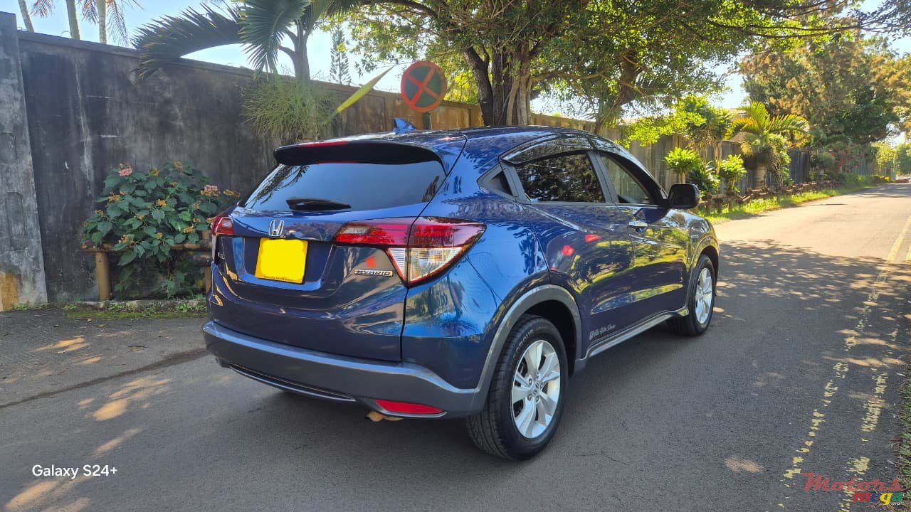 2014' Honda HR-V Vezel photo #3