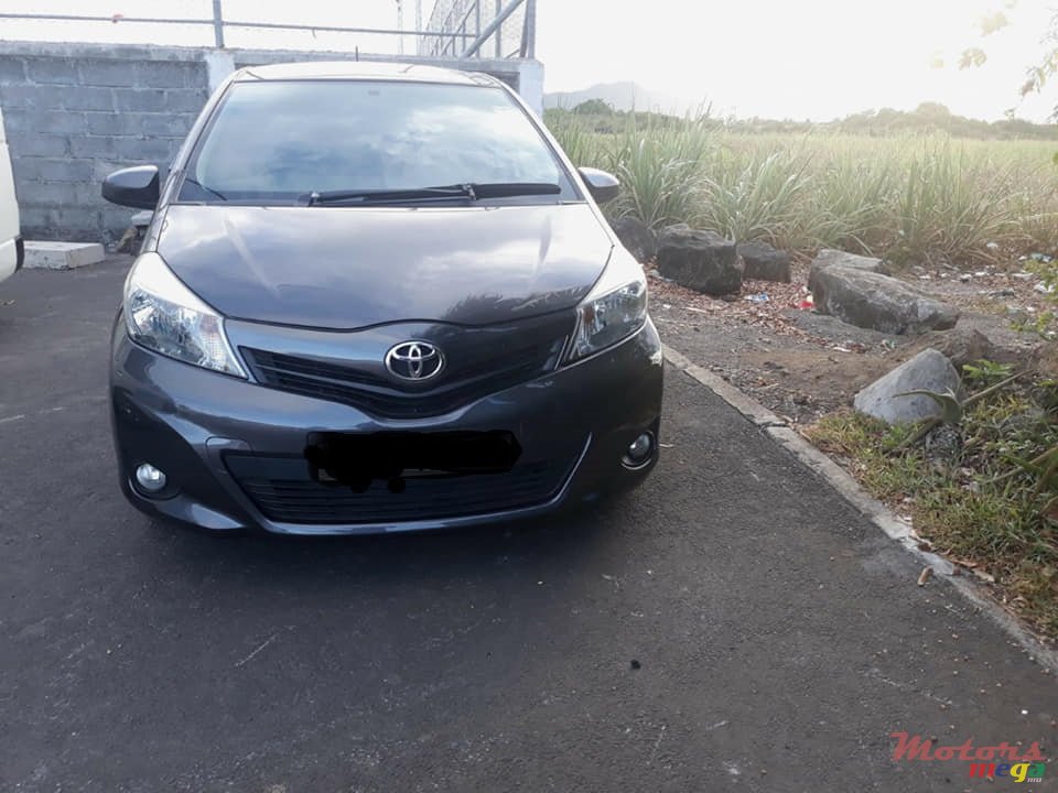 2014' Toyota Yaris photo #4