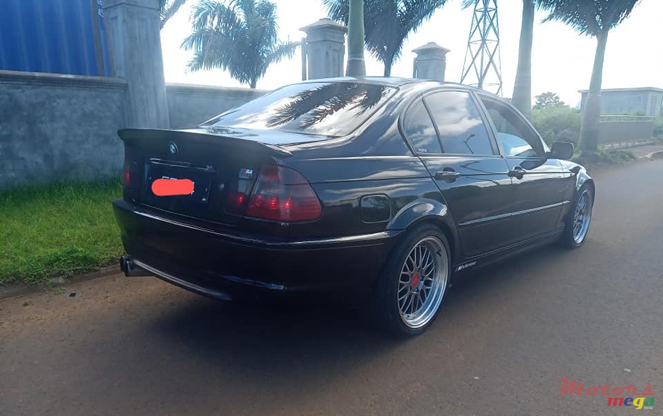 2002' BMW 3 Series 320i photo #3