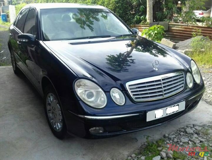 2003' Mercedes-Benz 220E E220 CDI photo #2