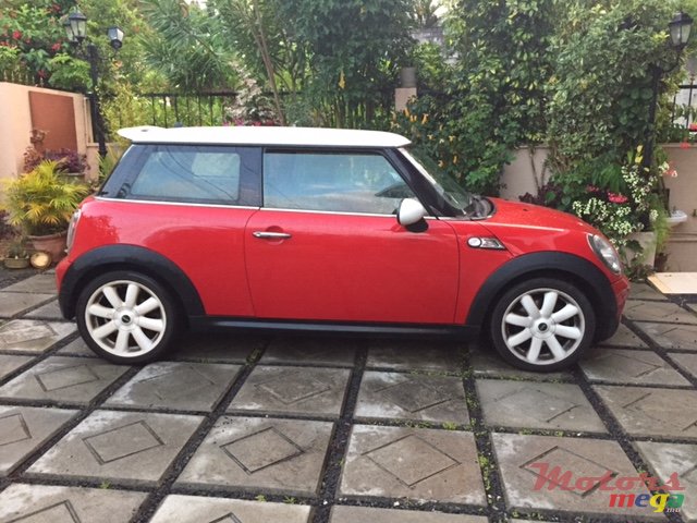 2009' MINI Cooper S photo #1