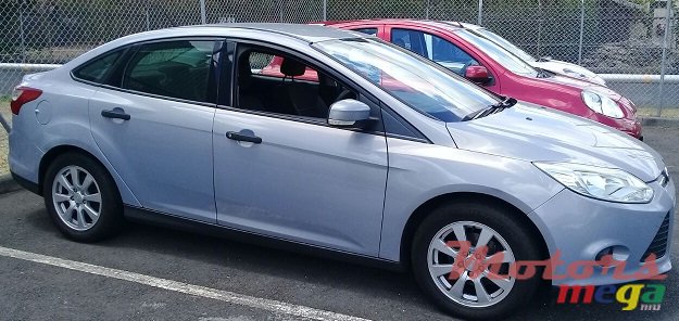 2012' Ford Focus photo #2