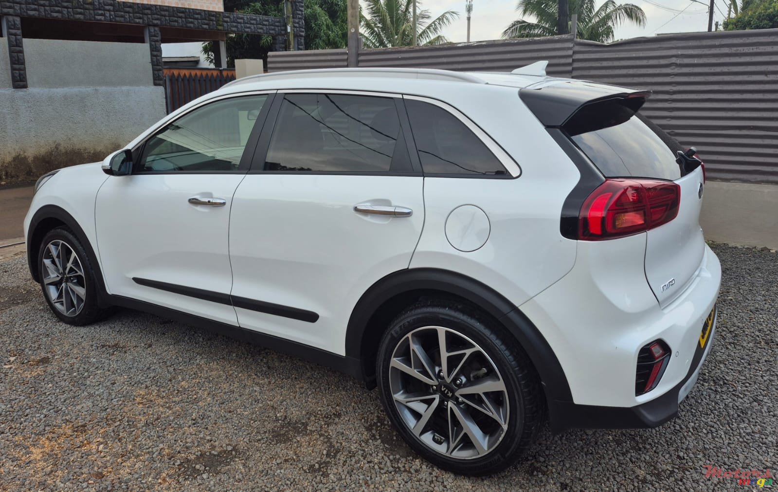 2020' Kia Niro Eco Hybrid photo #4