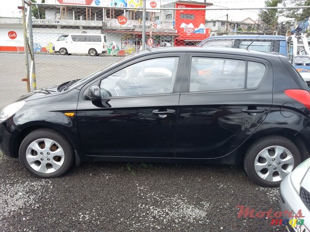 2011' Hyundai photo #5