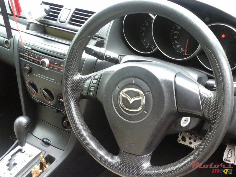 2004' Mazda 3 Ladydriven photo #3