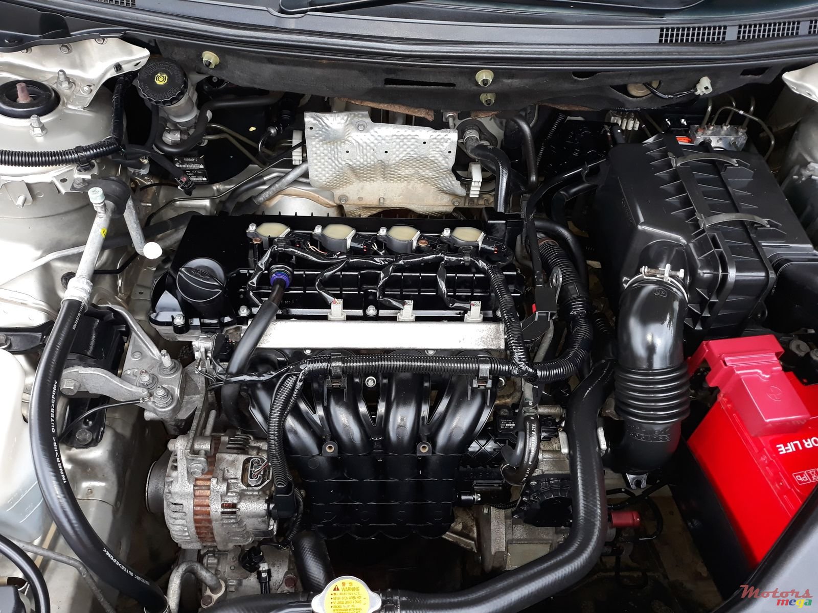 2010' Mitsubishi Lancer photo #3