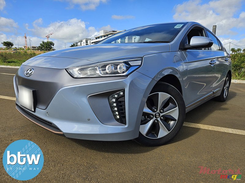 2019' Hyundai Ioniq EV - 88kw photo #2